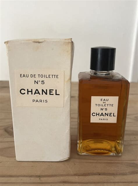 chanel no 5 smells like old people|fragrances similar to chanel 5.